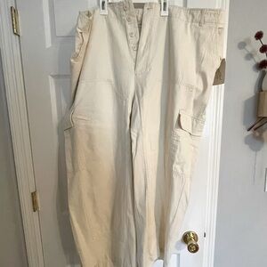 NWT Universal Thread Cargo Jeans